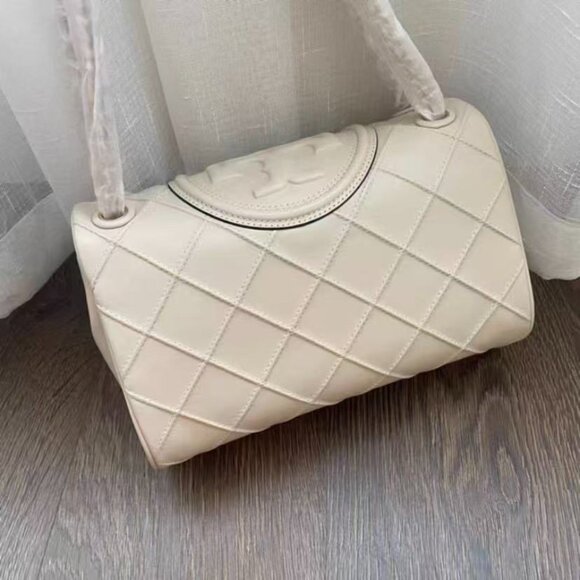 95% New TORY BURCH Fleming Shoulder Bag - Picture 2 of 8